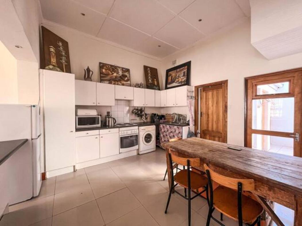 Bo Kaap: 5 Bedroom Guest house Cape Town